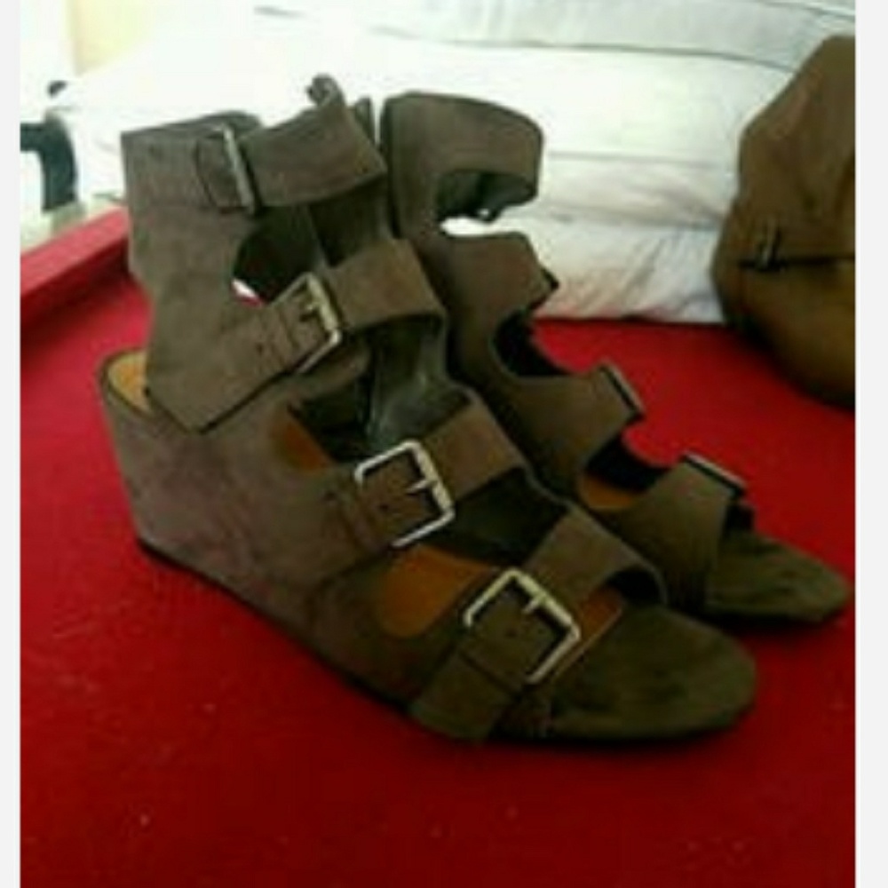 NWOT. Size 9
